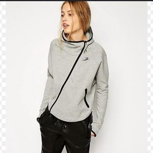 NIKE tech fleece asymmetrical cape jacket
